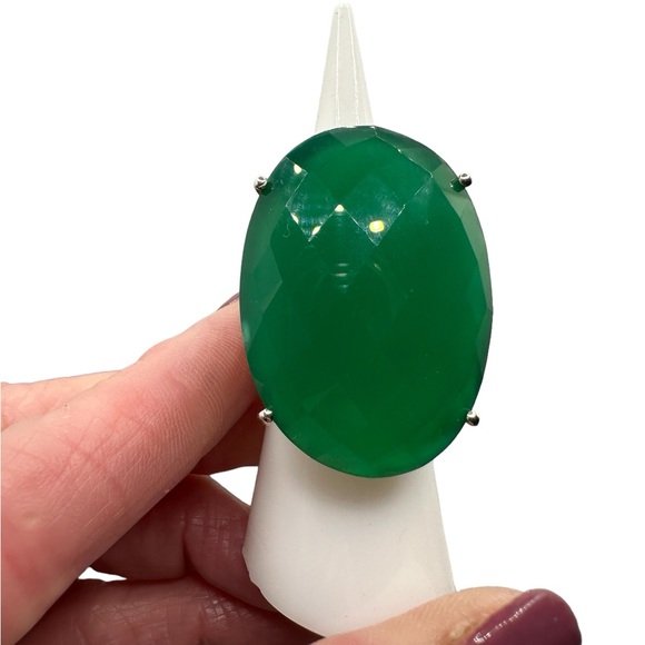 Jewelry - Statement ring Rare green onyx sz 6 NWT